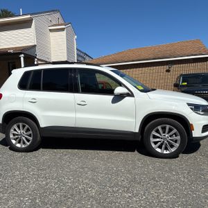 VOLKSWAGEN TIGUAN LIMITED 2.0T 4MOTION - 10