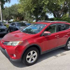 2013 Toyota RAV4 XLE — фото 2