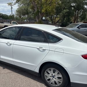 FORD FUSION S - 6