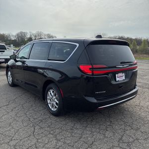 CHRYSLER PACIFICA TOURING L - 5