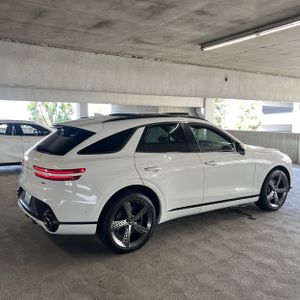 صورة 10 لـ 2023 Genesis GV70 2.5T STANDARD