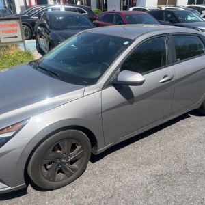 HYUNDAI ELANTRA SEL - 2