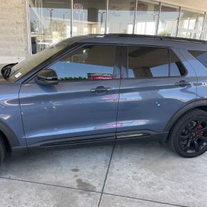 FORD EXPLORER ST - 4