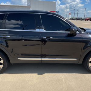 صورة 11 لـ 2021 KIA TELLURIDE S