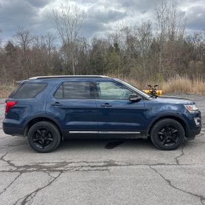 FORD EXPLORER XLT - 10