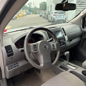 2017 Nissan FRONTIER SV thumbnail 36