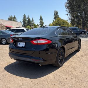 FORD FUSION SE - 8