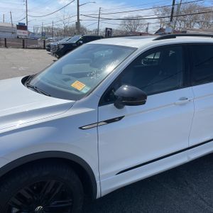 VOLKSWAGEN TIGUAN SE R-LINE BLACK 4MOTION - 2