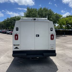 FORD E-350 CUTAWAY - 7