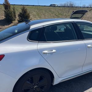 KIA OPTIMA PLUG-IN HYBRID EX - 9