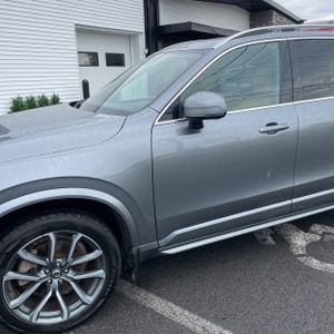 2017 Volvo XC90 T6 MOMENTUM — фото 2