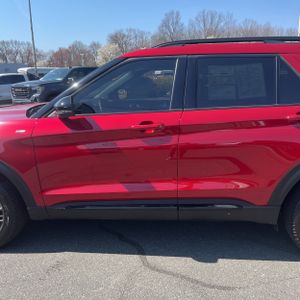 FORD EXPLORER ST-LINE - 4
