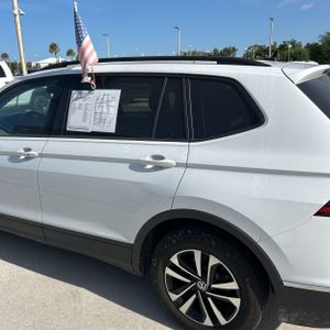 VOLKSWAGEN TIGUAN S - 6