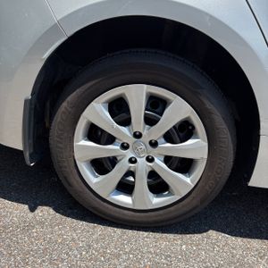 2025 Toyota COROLLA LE 缩略图 17