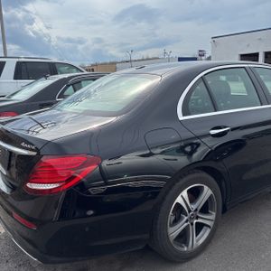 MERCEDES-BENZ E-CLASS - 7