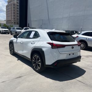 صورة 5 لـ 2026 Lexus UX 300H BASE