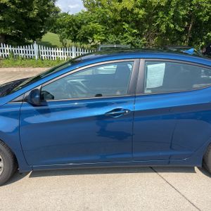 2014 Hyundai ELANTRA SE photo 4
