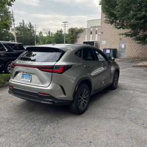 صورة 8 لـ 2023 Lexus NX 350 PREMIUM