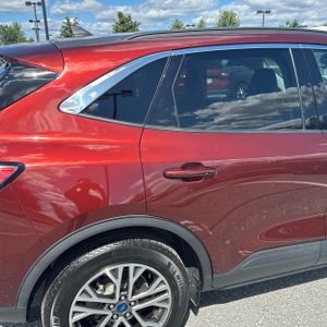 صورة 9 لـ 2021 FORD ESCAPE SEL