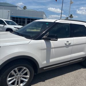 FORD EXPLORER XLT - 2