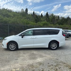 CHRYSLER PACIFICA TOURING L - 3