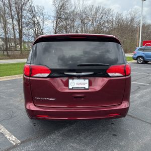 CHRYSLER VOYAGER LX - 7