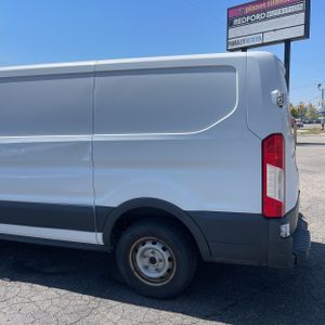 FORD TRANSIT 150 - 6