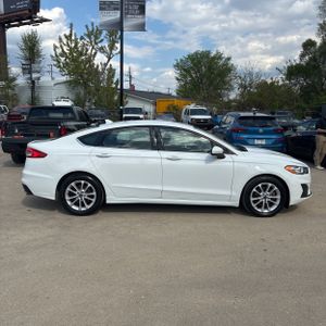 FORD FUSION SE - 10
