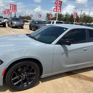 DODGE CHARGER SXT - 2