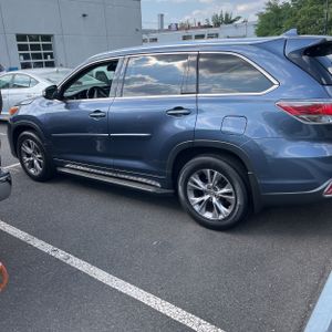 2015 Toyota HIGHLANDER XLE photo 3