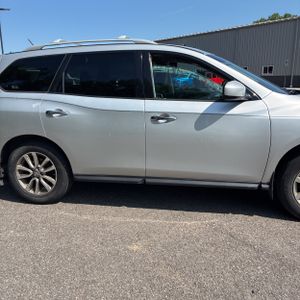 2014 Nissan PATHFINDER SV — миниатюра 11