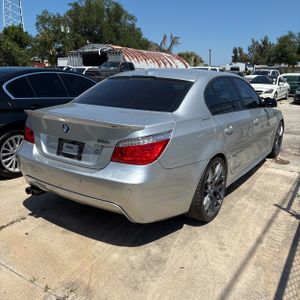 BMW 5-SERIES 550I - 6