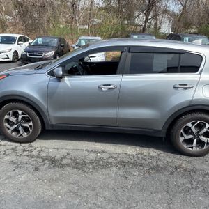 KIA SPORTAGE LX - 4