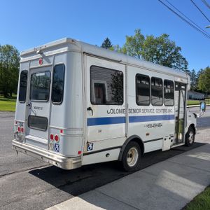 FORD E-350 CUTAWAY - 8