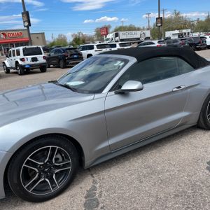 FORD MUSTANG ECOBOOST PREMIUM - 2