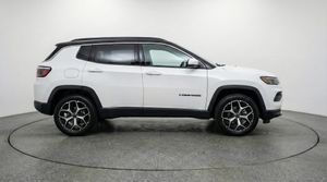 صورة 8 لـ 2025 JEEP COMPASS LIMITED