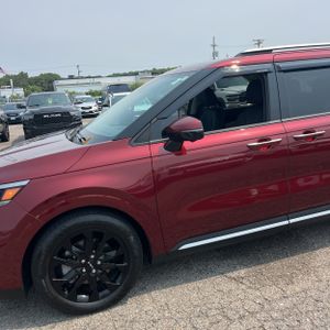 2024 KIA CARNIVAL SX PRESTIGE — фото 2