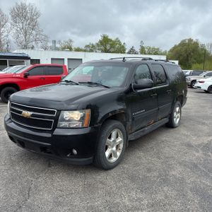 CHEVROLET SUBURBAN - 1
