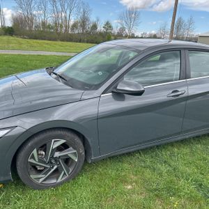 HYUNDAI ELANTRA SEL CONVENIENCE - 2