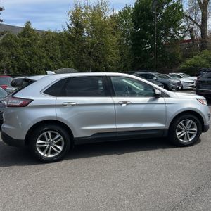 FORD EDGE SEL - 10