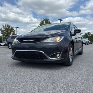 CHRYSLER PACIFICA TOURING L - 1