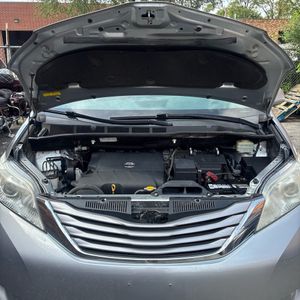 2016 Toyota SIENNA XLE 8-PASSENGER 照片 46