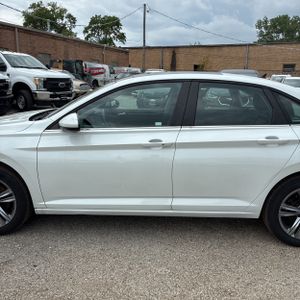 2023 Volkswagen JETTA SE photo 4
