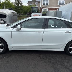 FORD FUSION SE - 4