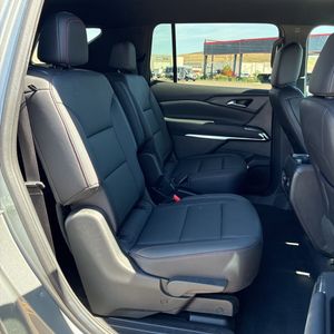 2025 Chevrolet TRAVERSE Z71 照片 35