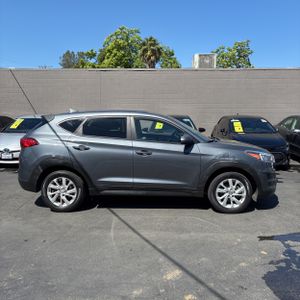 HYUNDAI TUCSON SE - 10