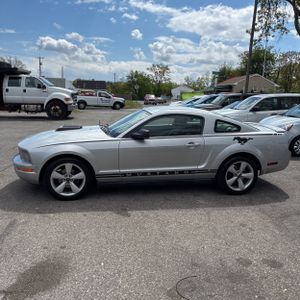 FORD MUSTANG V6 DELUXE - 3