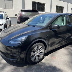 TESLA MODEL Y LONG RANGE - 2