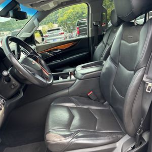 صورة 29 لـ 2018 Cadillac ESCALADE ESV LUXURY