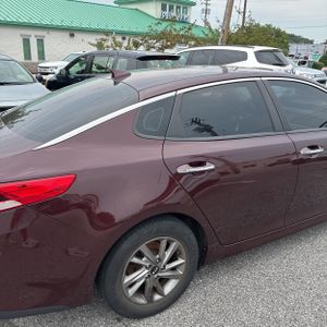 2020 KIA OPTIMA LX 照片 9